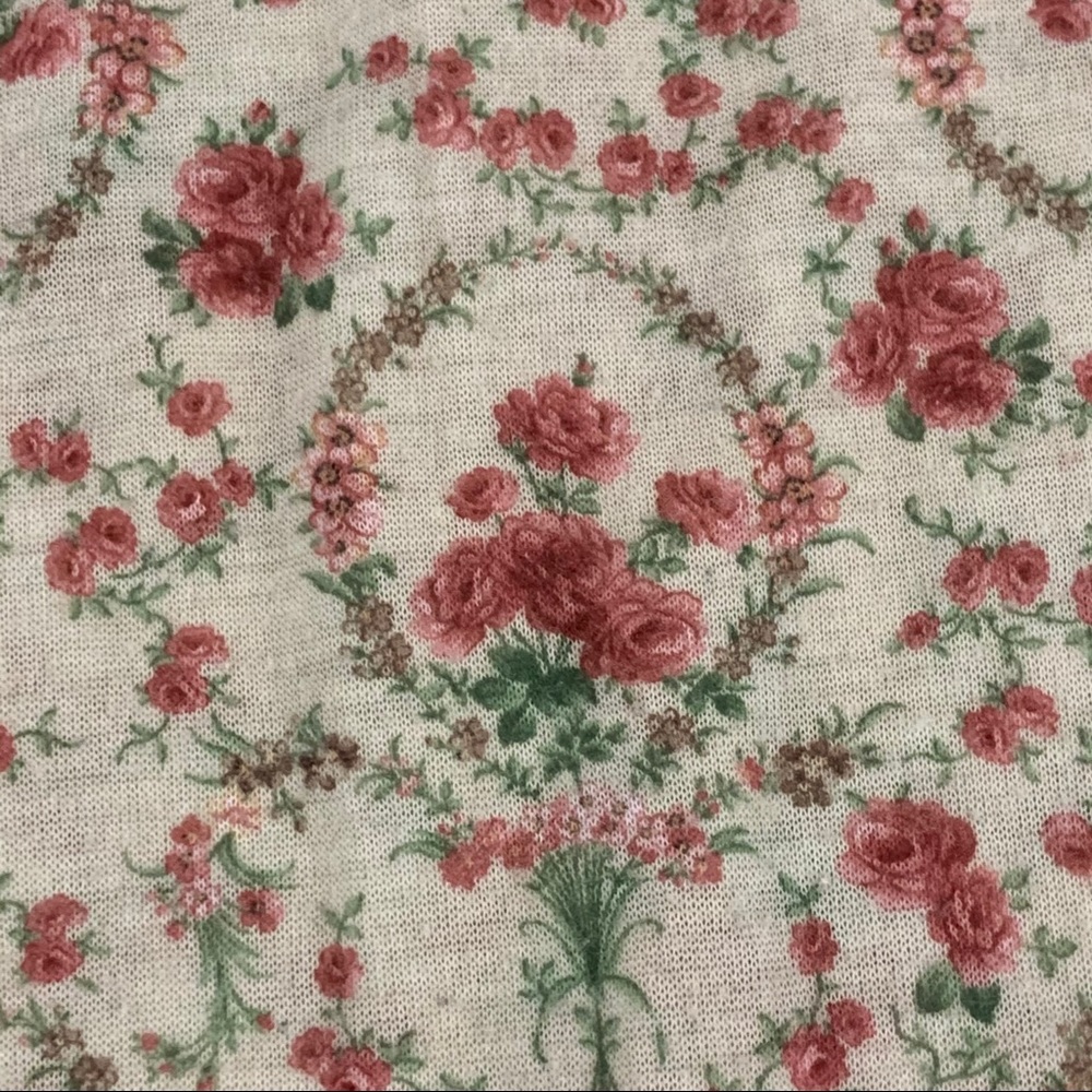 TOPSHOP Floral Tank Top. E4 - Picture 6 of 6